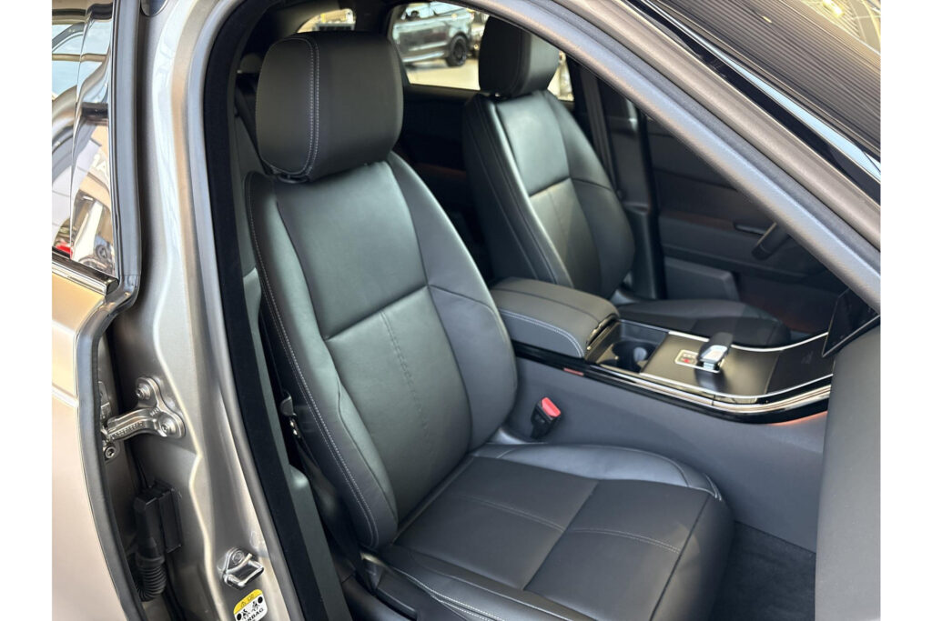 Land Rover Range Rover Velar P400e AWD Belgravia Satin Edition, foto 10 van 33