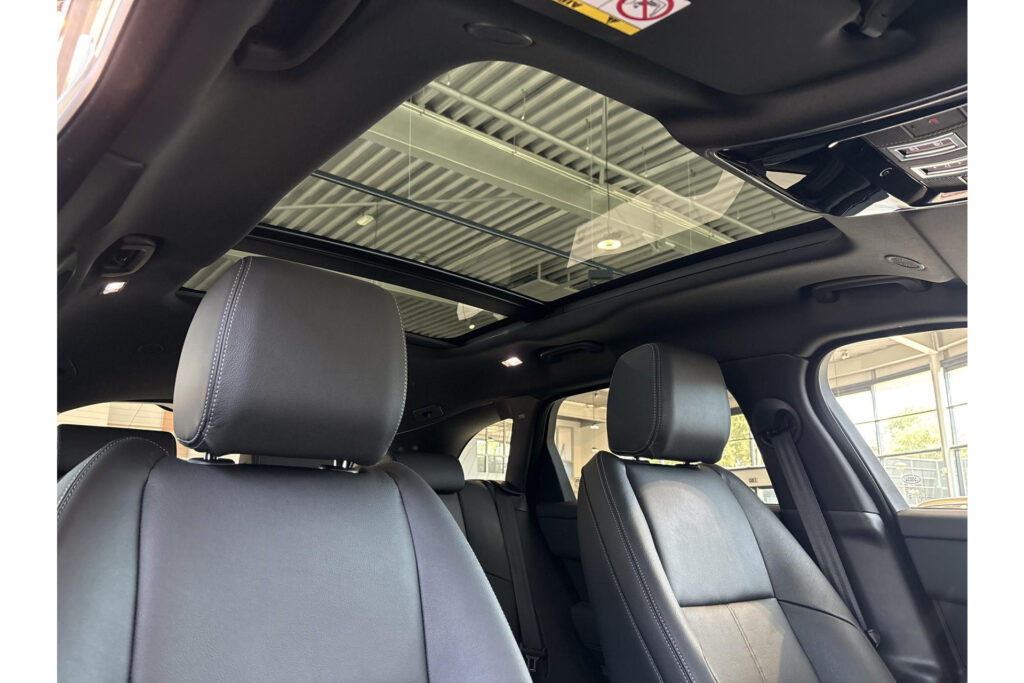 Land Rover Range Rover Velar P400e AWD Belgravia Satin Edition, foto 14 van 33
