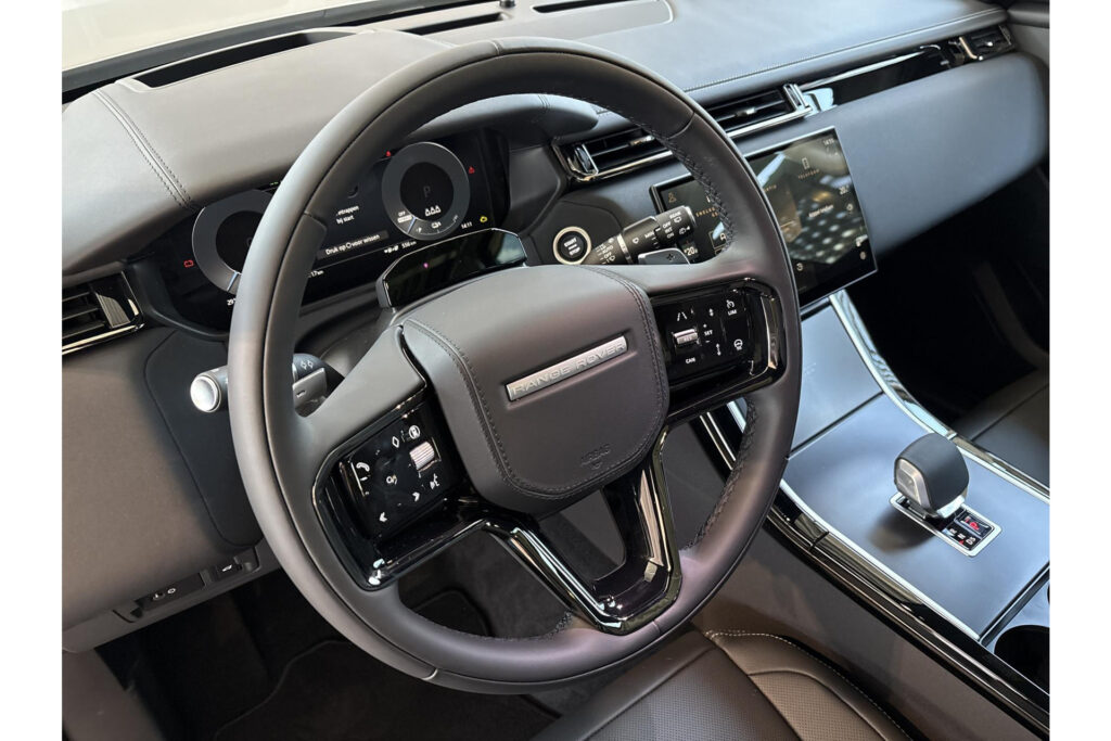 Land Rover Range Rover Velar P400e AWD Belgravia Satin Edition, foto 17 van 33