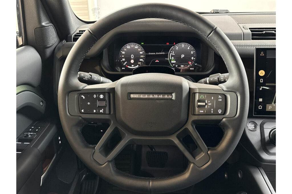 Land Rover Defender 110 P300e Dynamic HSE Edition, foto 14 van 39