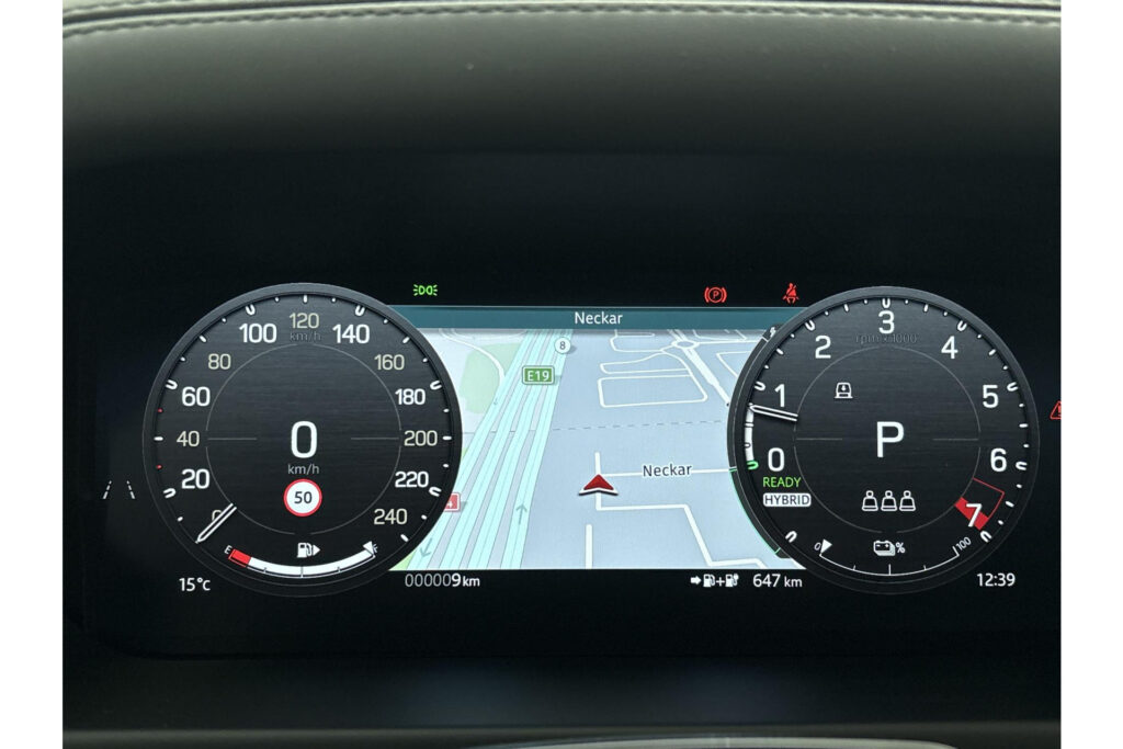 Land Rover Defender 110 P300e SE Dynamic Edition, foto 17 van 31