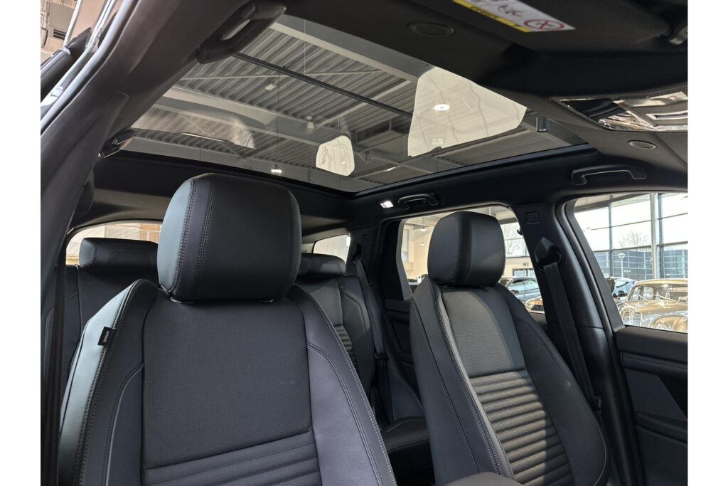 Land Rover Discovery Sport P270e Business Edition, foto 14 van 30