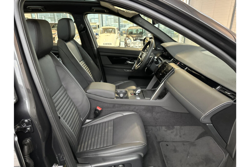 Land Rover Discovery Sport P270e Business Edition, foto 3 van 30