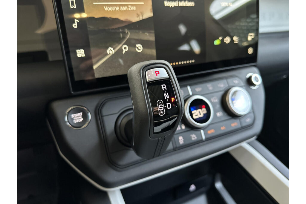 Land Rover Defender 110 P300e Forest Edition, foto 39 van 54