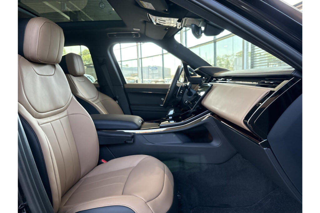 Land Rover Range Rover Sport P460e Santorini Momentum Edition, foto 17 van 45
