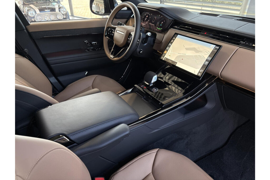 Land Rover Range Rover Sport P460e Santorini Momentum Edition, foto 28 van 45