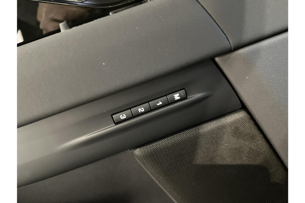 Land Rover Range Rover Evoque P270e Dynamic SE, foto 12 van 55