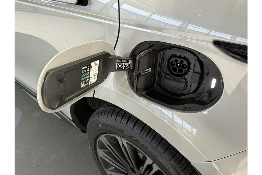 Land Rover Range Rover Evoque P270e Dynamic SE, foto 46 van 55