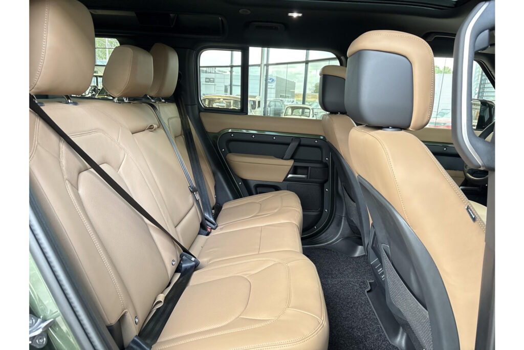 Land Rover Defender 110 P300e Dynamic HSE Edition, foto 5 van 41