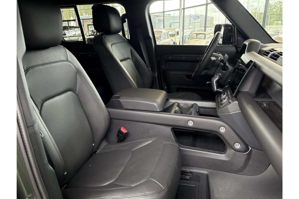 Land Rover Defender 110 P300e Dynamic HSE Edition, foto 3 van 39