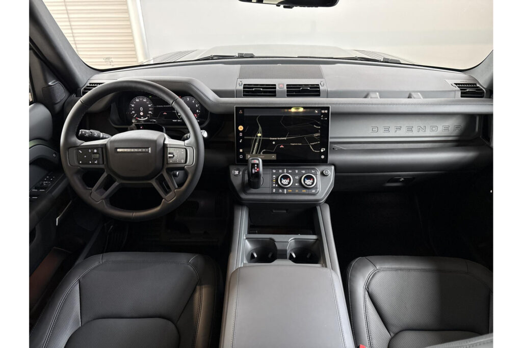 Land Rover Defender 110 P300e Dynamic HSE Edition, foto 4 van 39