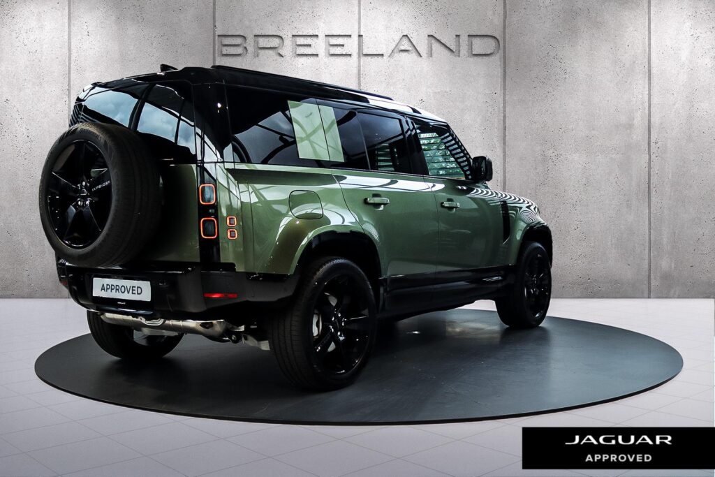 Land Rover Defender 110 P300e Dynamic HSE Edition, foto 2 van 41