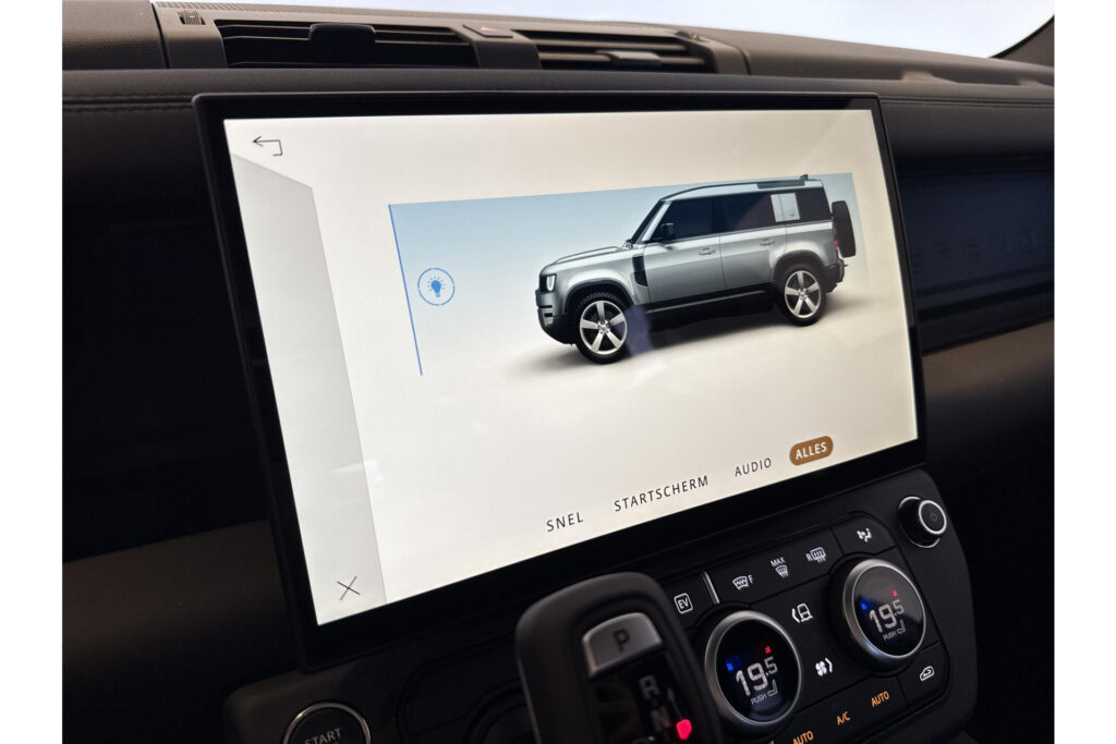 Land Rover Defender 110 P300e 110 Dynamic SE Edition, foto 23 van 25