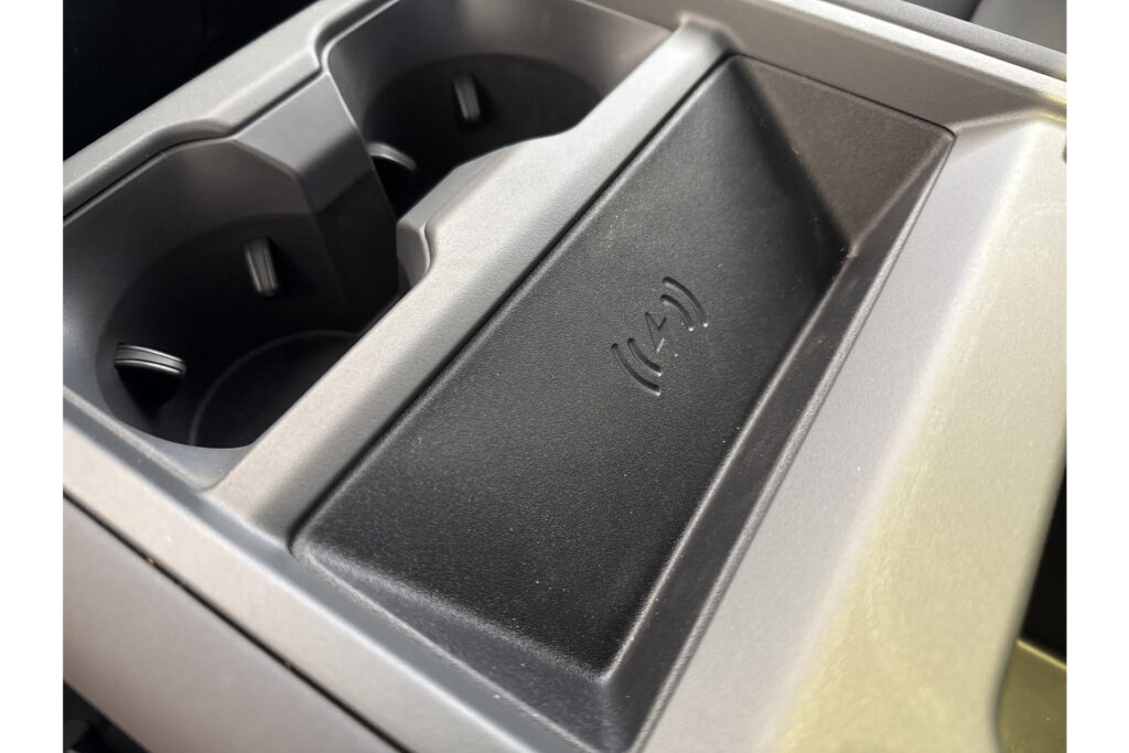 Land Rover Defender 110 P300e Dynamic SE Edition, foto 24 van 25