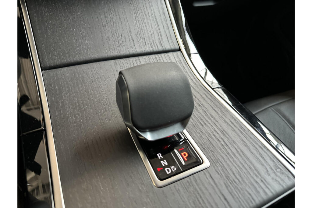 Land Rover Range Rover Evoque P270e Dynamic SE, foto 16 van 25
