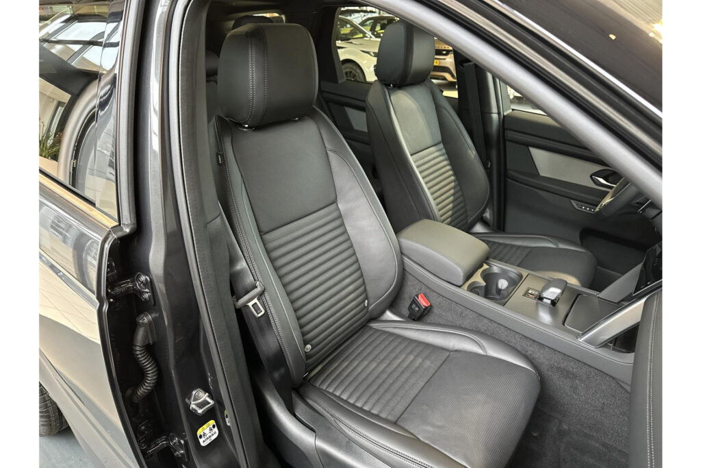 Land Rover Discovery Sport P270e Business Landmark Edition, foto 10 van 26