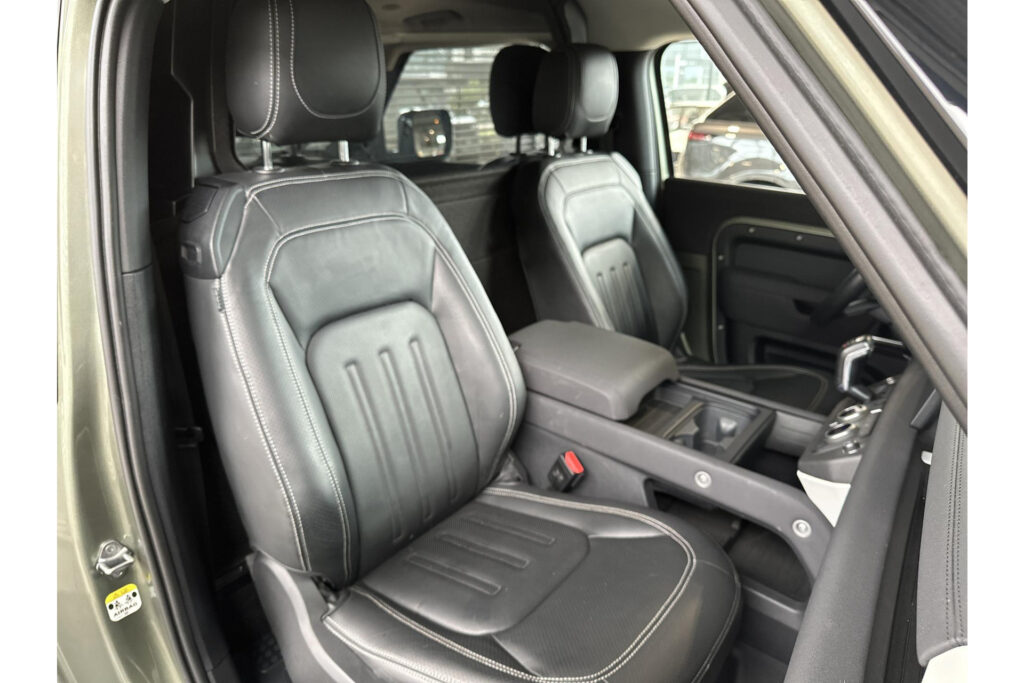 Land Rover Defender 90 3.0D 200PK 6-Cil, foto 10 van 22
