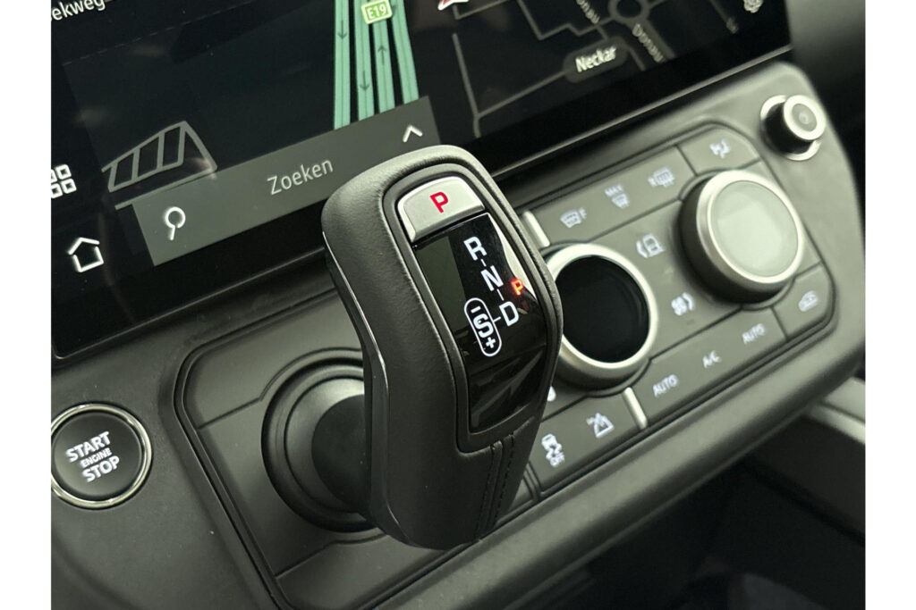 Land Rover Defender 110 P300e Dynamic SE Edition, foto 21 van 34
