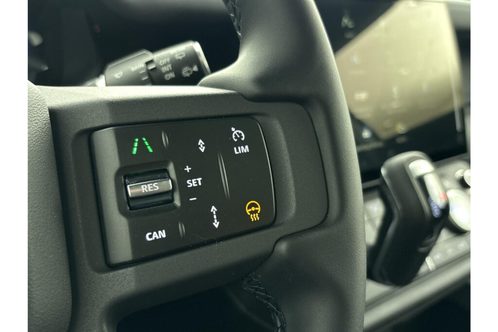 Land Rover Defender 110 P300e Dynamic SE Edition, foto 26 van 34