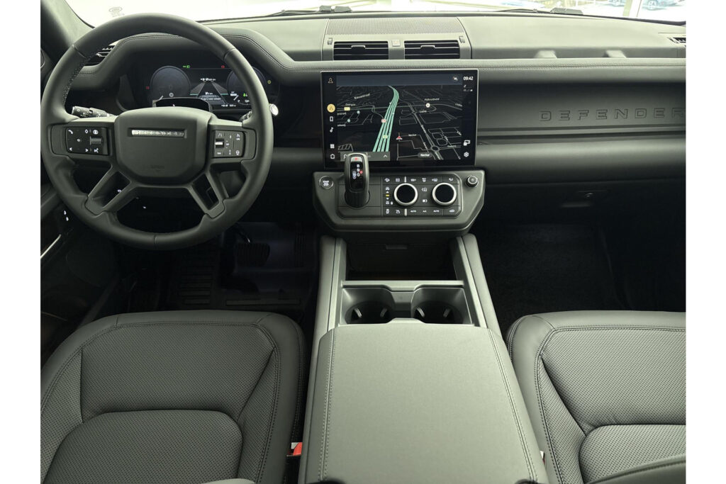 Land Rover Defender 110 P300e Dynamic SE Edition, foto 6 van 34
