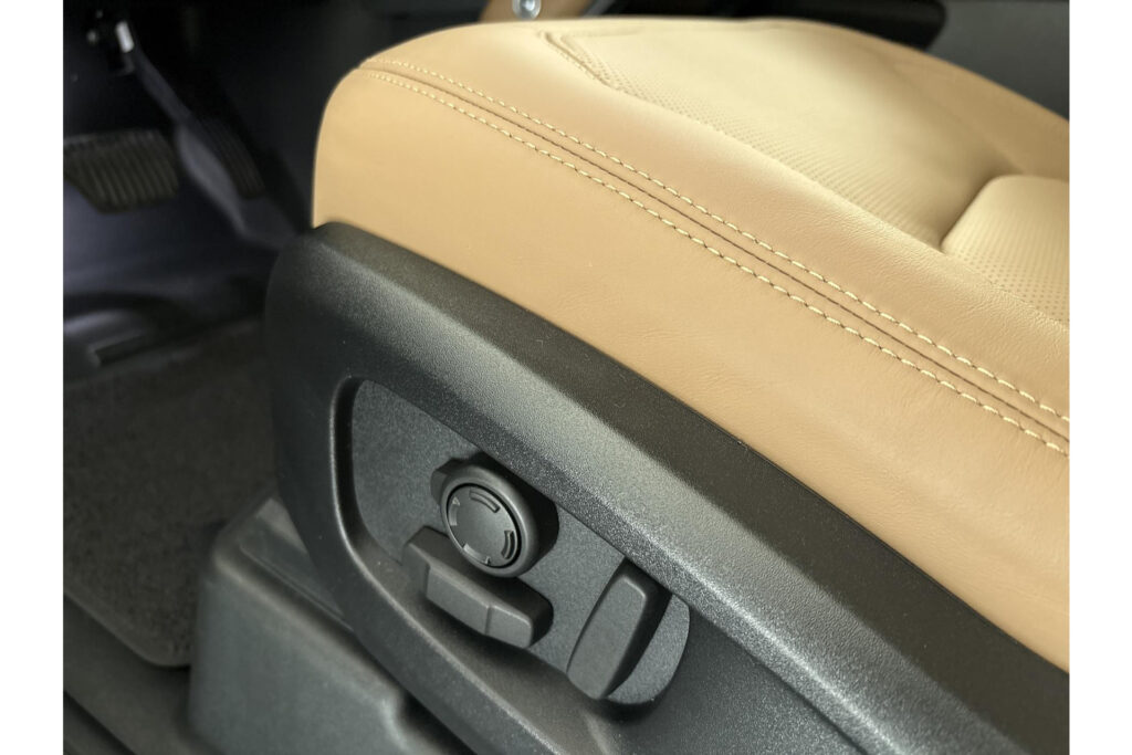 Land Rover Defender 110 P300e HSE Dynamic Edition, foto 13 van 42