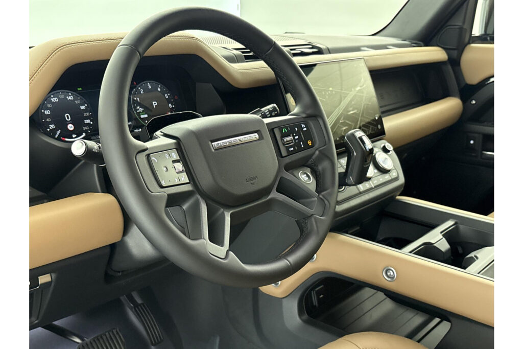 Land Rover Defender 110 P300e HSE Dynamic Edition, foto 27 van 42