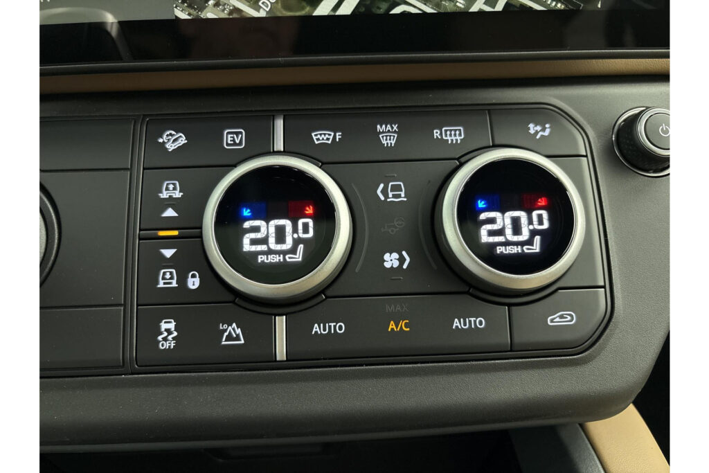 Land Rover Defender 110 P300e HSE Dynamic Edition, foto 32 van 42
