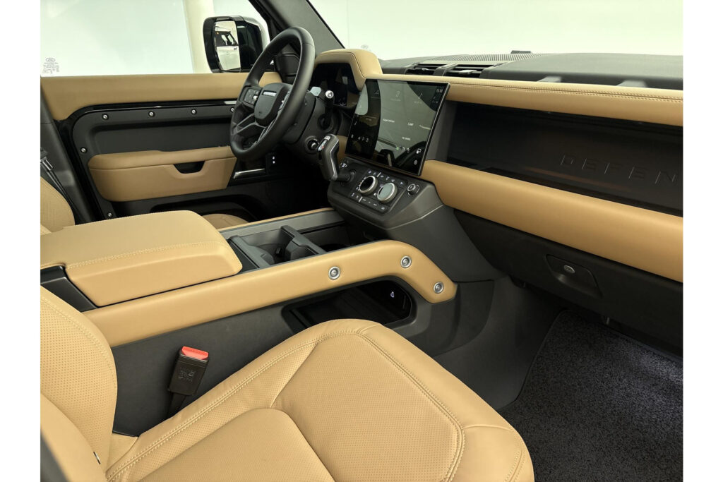 Land Rover Defender 110 P300e HSE Dynamic Edition, foto 6 van 42