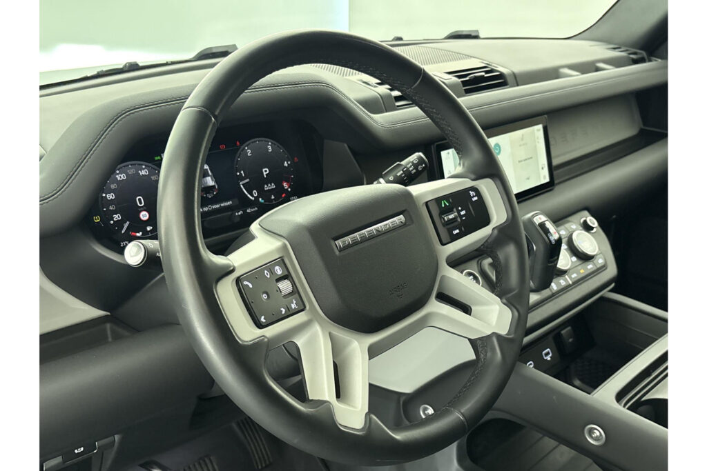 Land Rover Defender Commercial 3.0 6-cil D200 110 S, foto 18 van 28