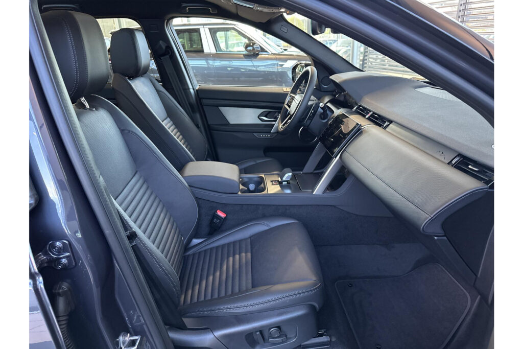 Land Rover Discovery Sport P270e Landmark Edition, foto 3 van 30