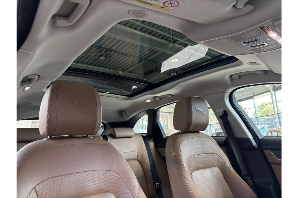 Jaguar F-PACE P400e S, foto 13 van 23