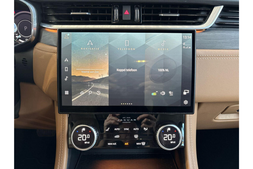 Jaguar F-PACE P400e S, foto 4 van 23