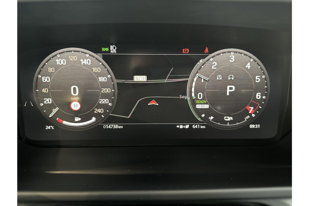 Land Rover Defender 110 P300e X-Dynamic HSE, foto 18 van 26