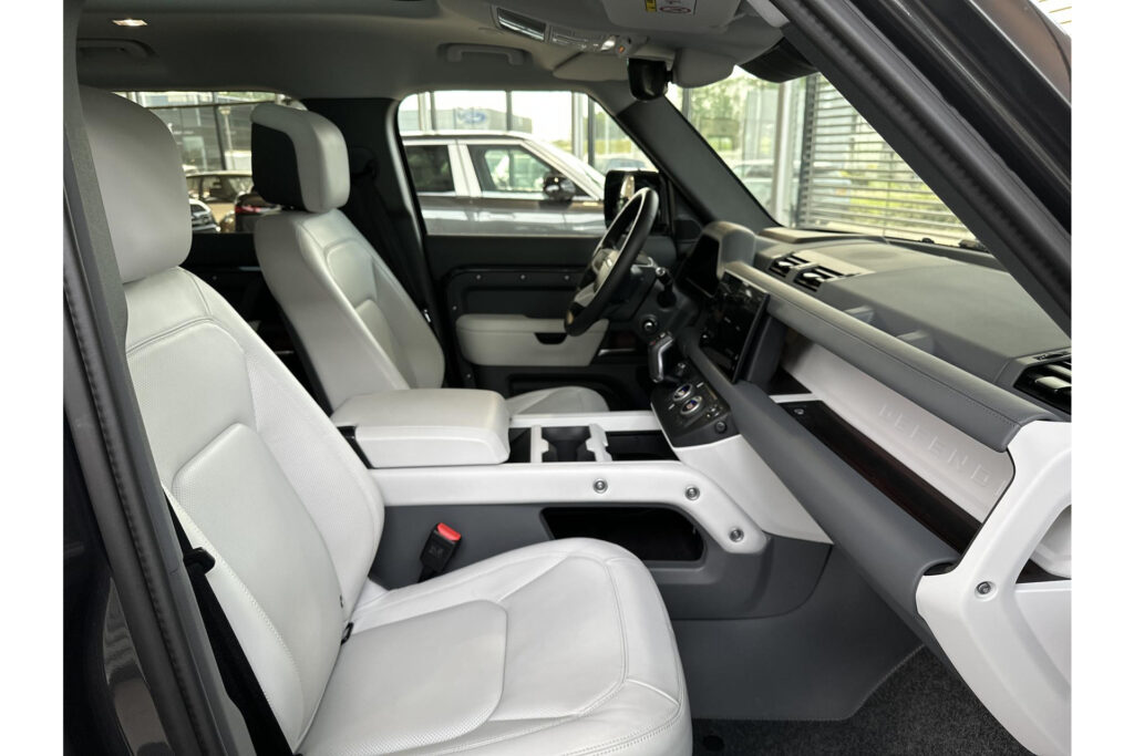 Land Rover Defender 110 P300e X-Dynamic HSE, foto 3 van 26