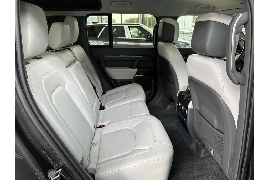 Land Rover Defender 110 P300e X-Dynamic HSE, foto 5 van 26