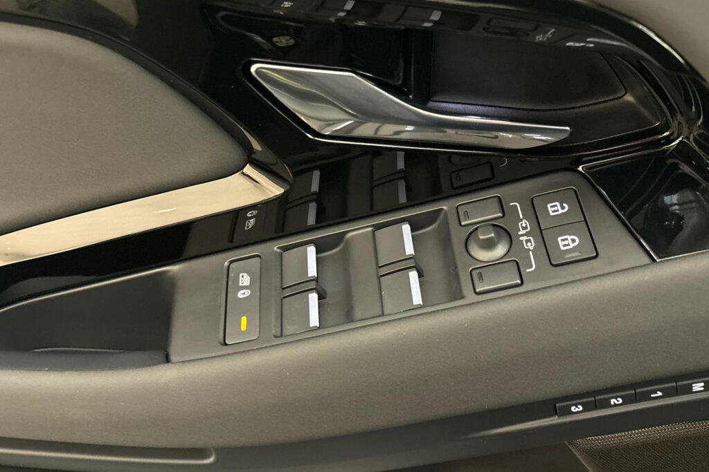 Land Rover Range Rover Evoque P270e AWD Dynamic SE Edition, foto 25 van 26