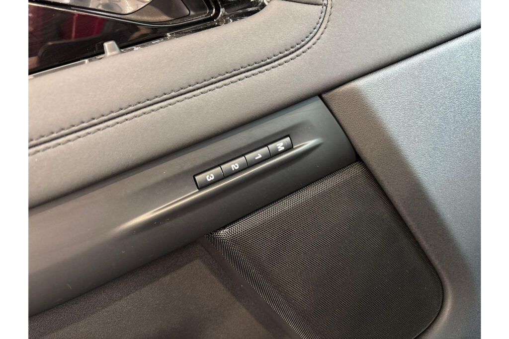 Land Rover Range Rover Evoque P300e R-Dynamic SE, foto 12 van 24