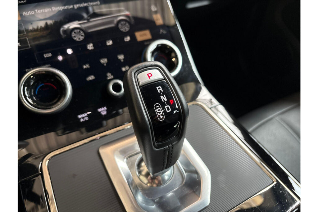 Land Rover Range Rover Evoque P300e R-Dynamic SE, foto 16 van 24