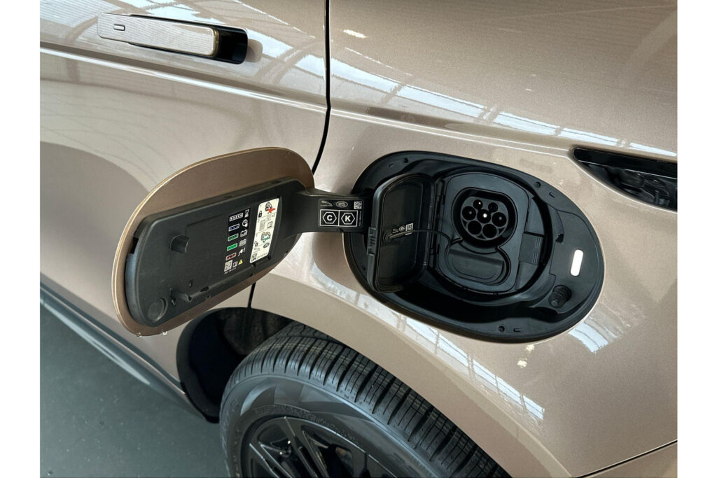 Land Rover Range Rover Evoque P270e AWD Dynamic SE, foto 23 van 24