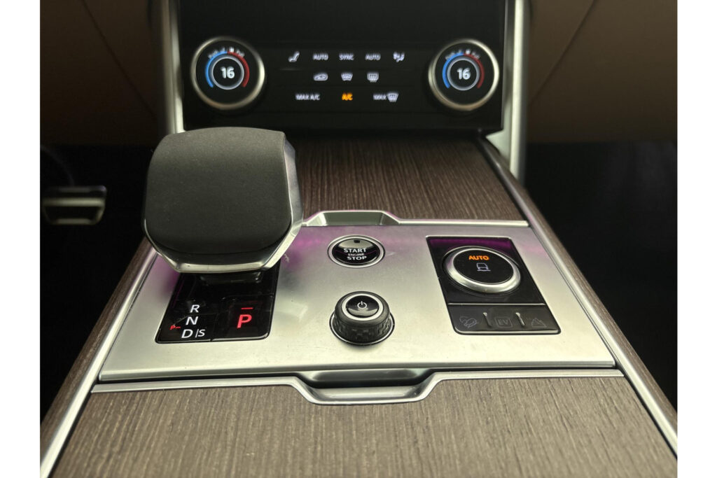Land Rover Range Rover P440e LWB Autobiography, foto 19 van 47
