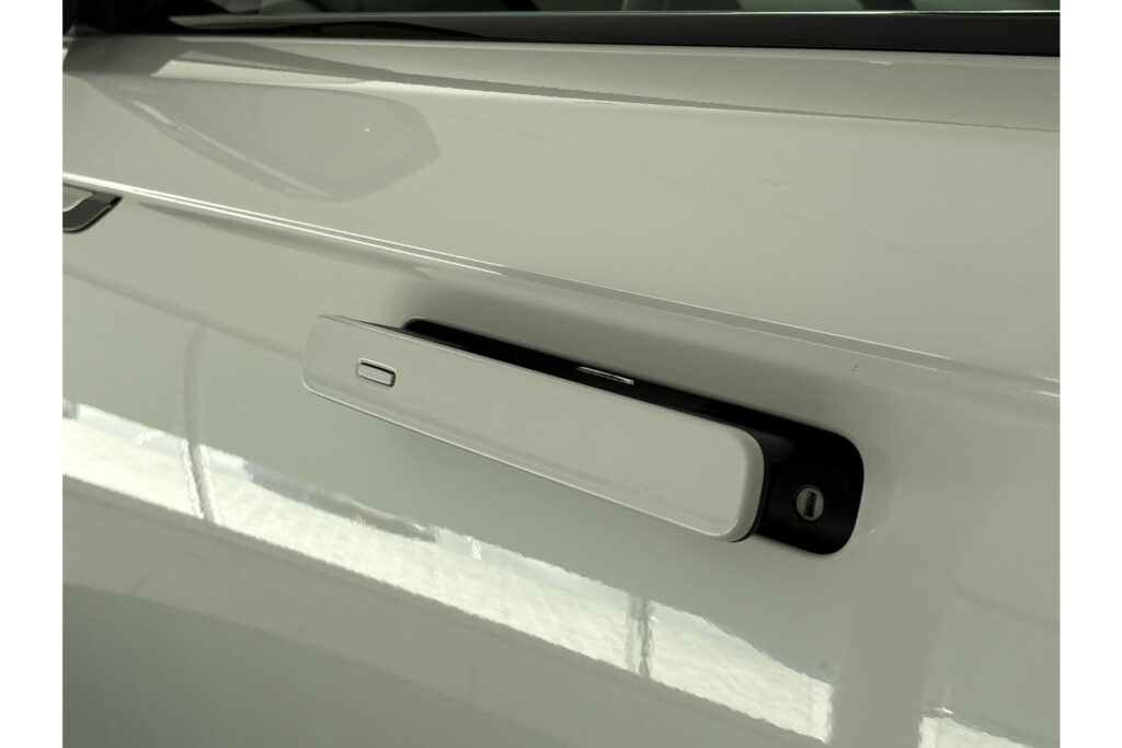 Land Rover Range Rover Velar 2.0 P400e S, foto 26 van 31