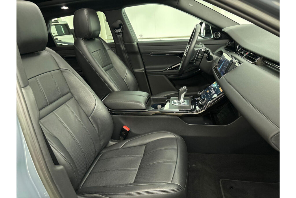 Land Rover Range Rover Evoque P300e R-Dynamic SE, foto 8 van 38
