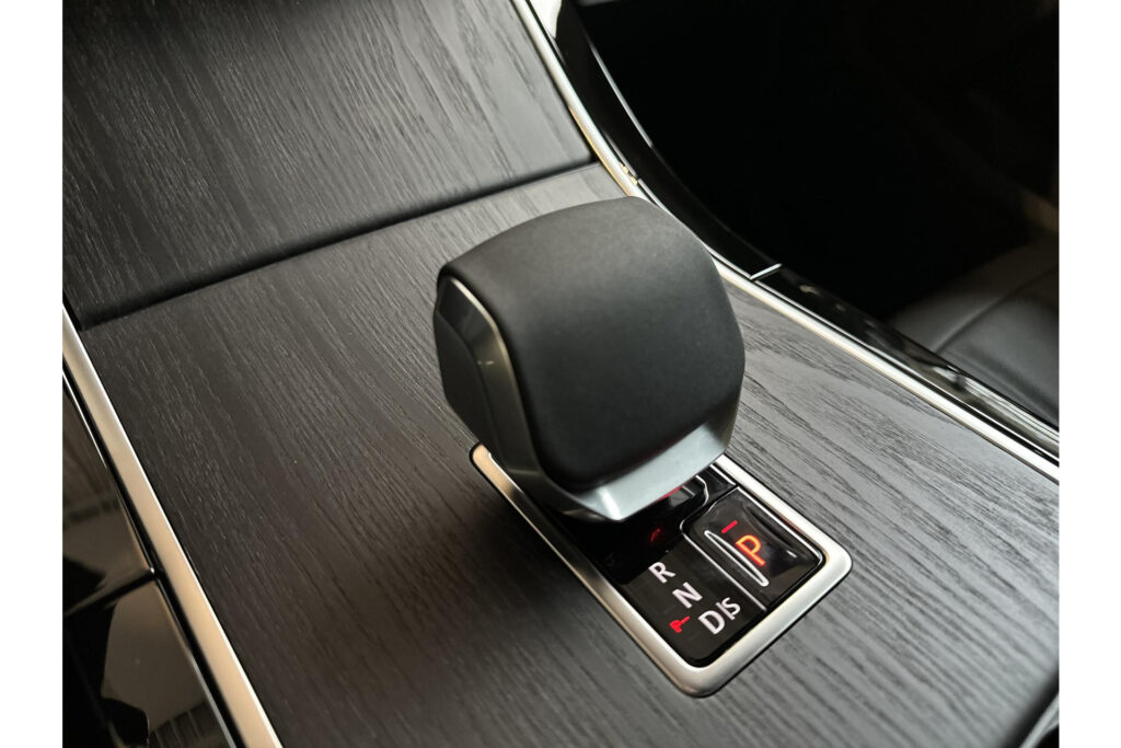 Land Rover Range Rover Evoque P270e Dynamic SE, foto 16 van 31