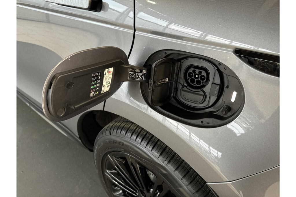 Land Rover Range Rover Evoque P270e Dynamic SE, foto 23 van 31