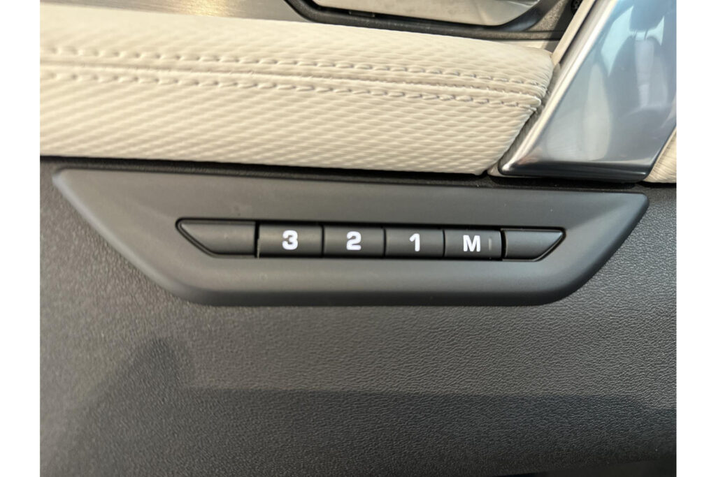 Land Rover Discovery Sport P270e Dynamic SE, foto 12 van 30