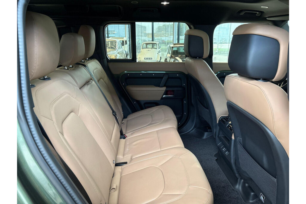 Land Rover Defender 110 P300e 110 X-Dynamic HSE, foto 5 van 26