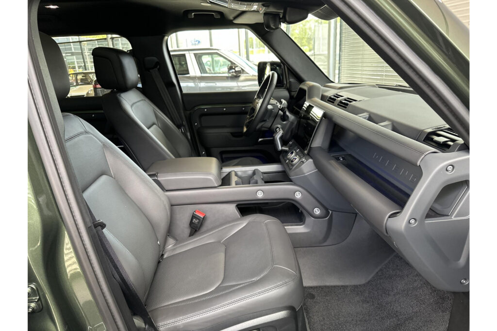 Land Rover Defender 110 P300e X-Dynamic HSE, foto 3 van 26