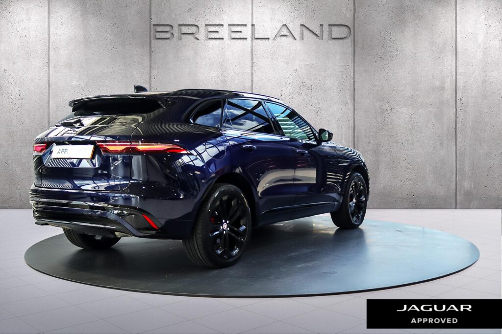 Jaguar F-PACE P400e R-Dynamic Black, foto 2 van 39