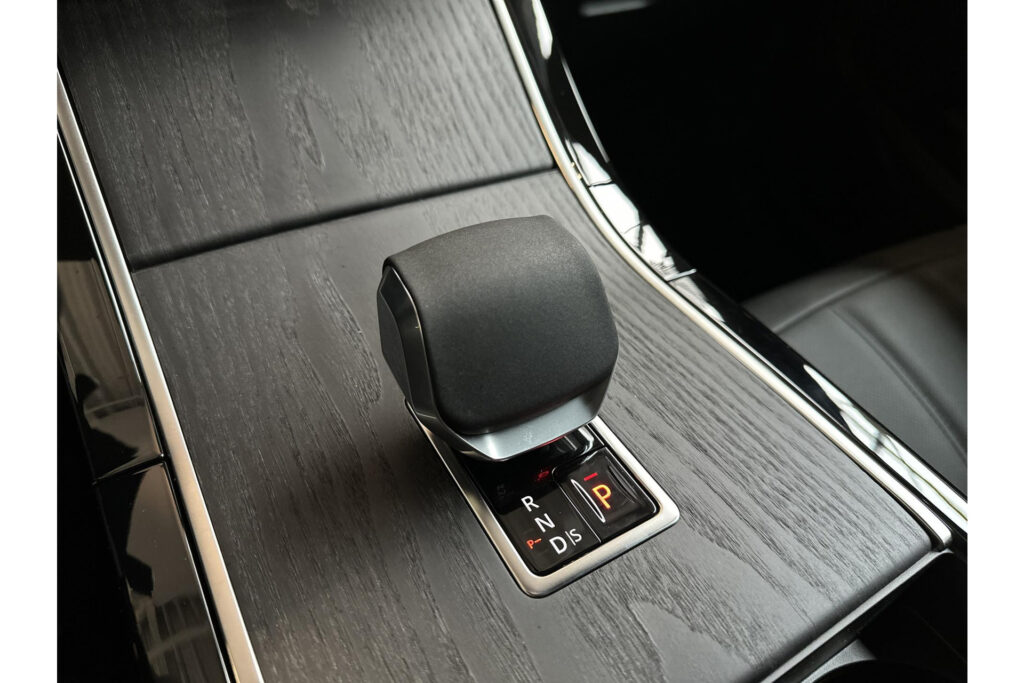 Land Rover Range Rover Evoque P270e Dynamic SE, foto 16 van 24