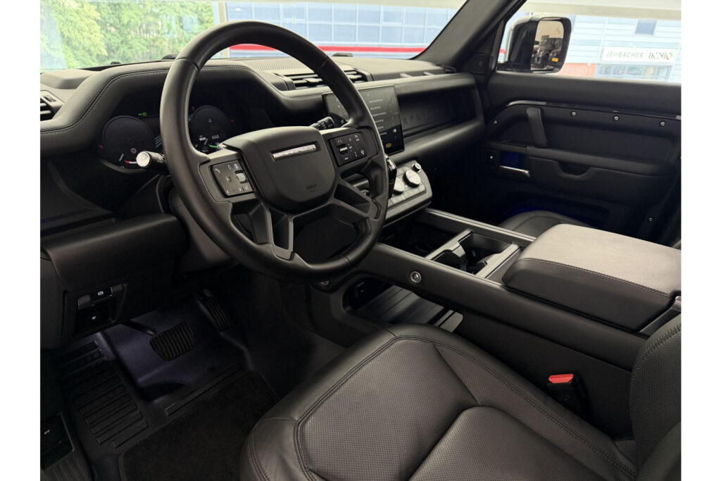 Land Rover Defender 110 P300e X-Dynamic HSE, foto 11 van 38